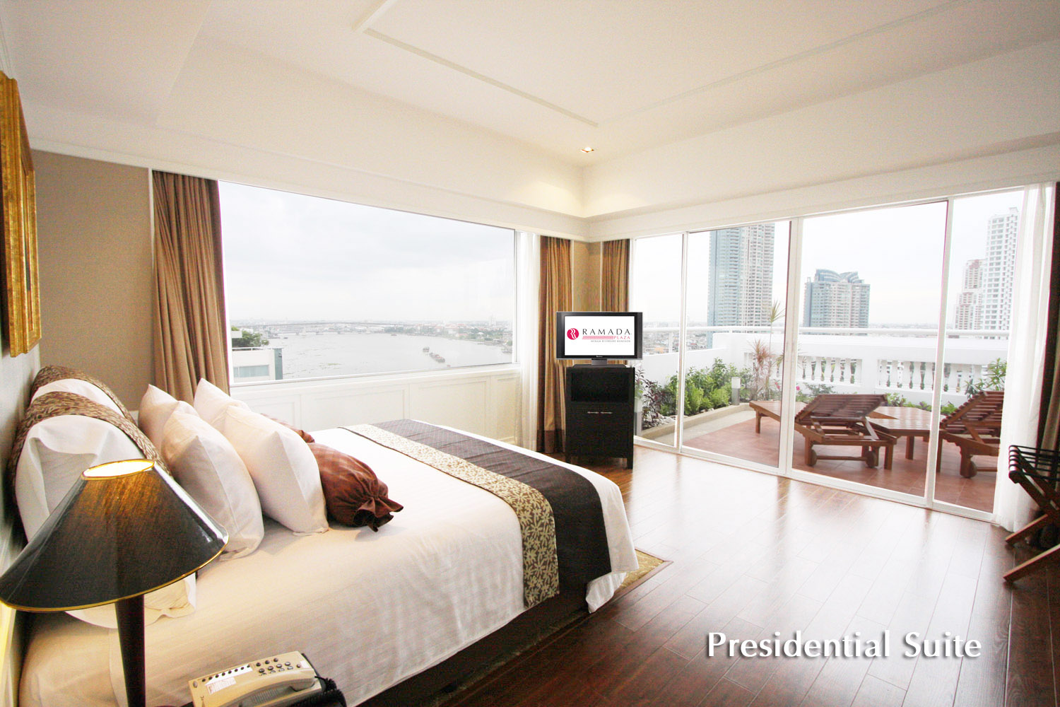 Ramada Plaza by Wyndham Bangkok Menam Riverside