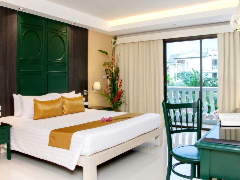 The Old Phuket Karon Beach Resort