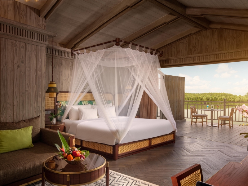 An Lam Retreats Saigon River