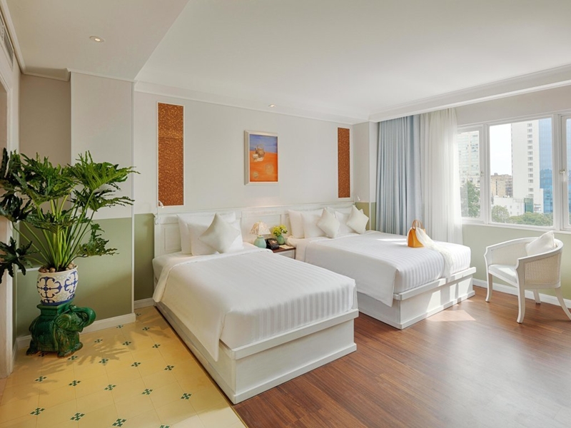 Au Lac Charner Hotel