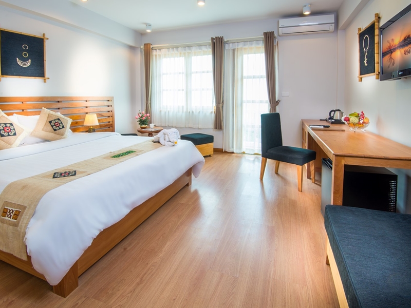 Sunny Mountain Hotel