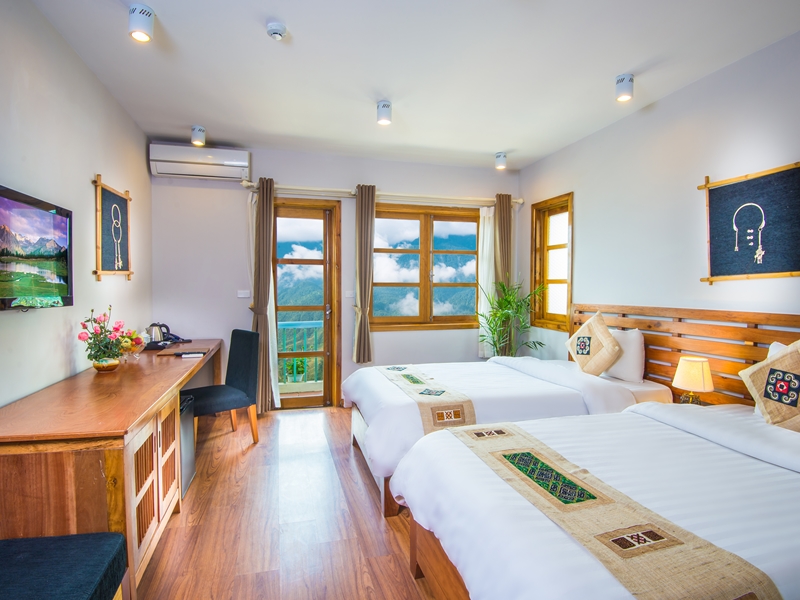 Sunny Mountain Hotel