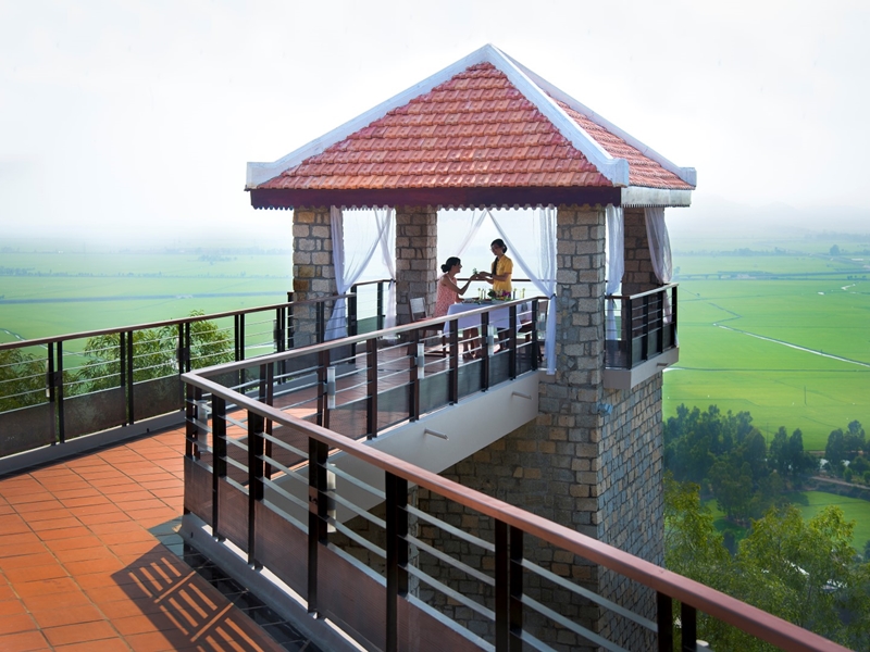 Victoria Nui Sam Lodge