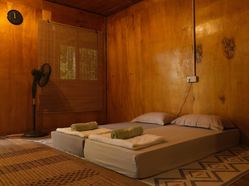 Kampung Nyegol with Semenggoh - Ngapuh Lodge