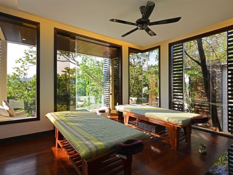 Luxury Gaya Island Escape