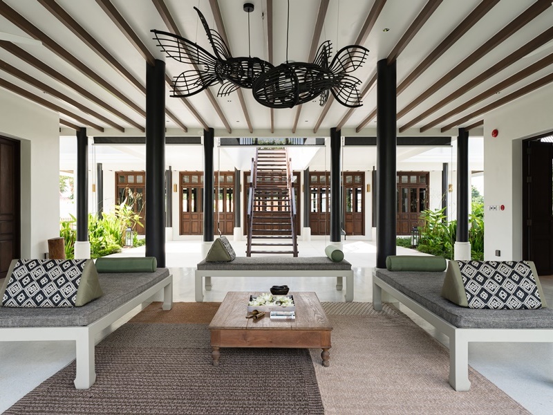 Timeless Bangkok Voyage on Loy Pela