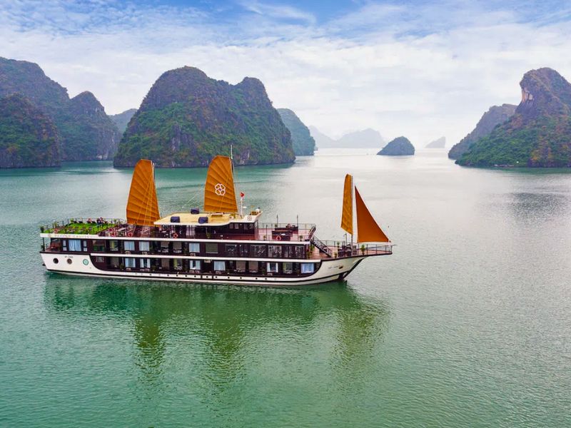 North Vietnam Discovery: Culture, Nature & Bay