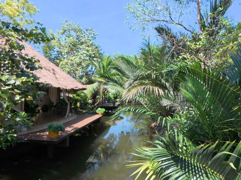 Amphawa Escape