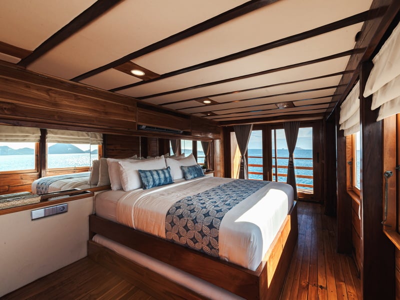 Discover Komodo’s Wonders on Luxury Phinisi