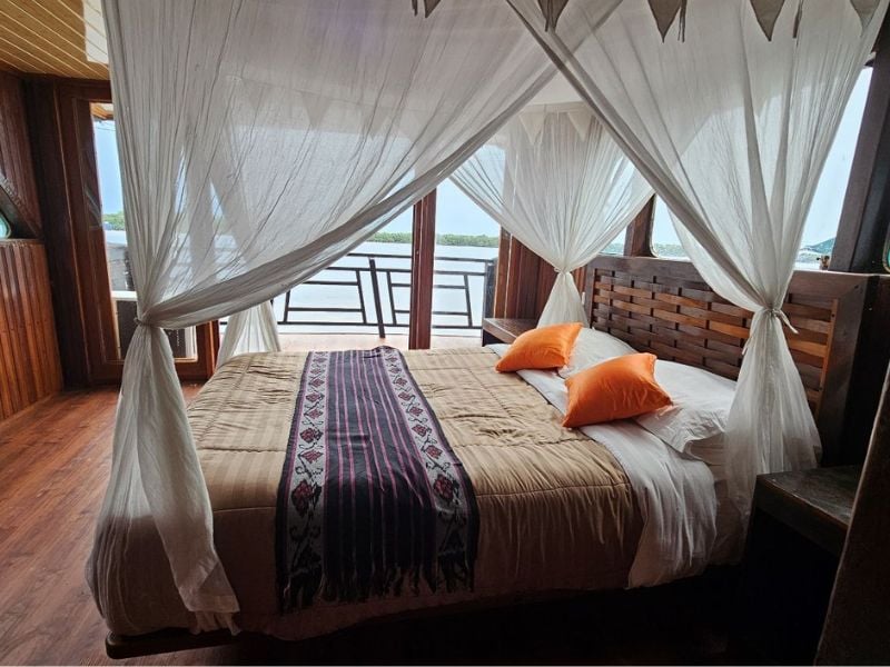 Kalimantan Orangutan Explorer By Houseboat