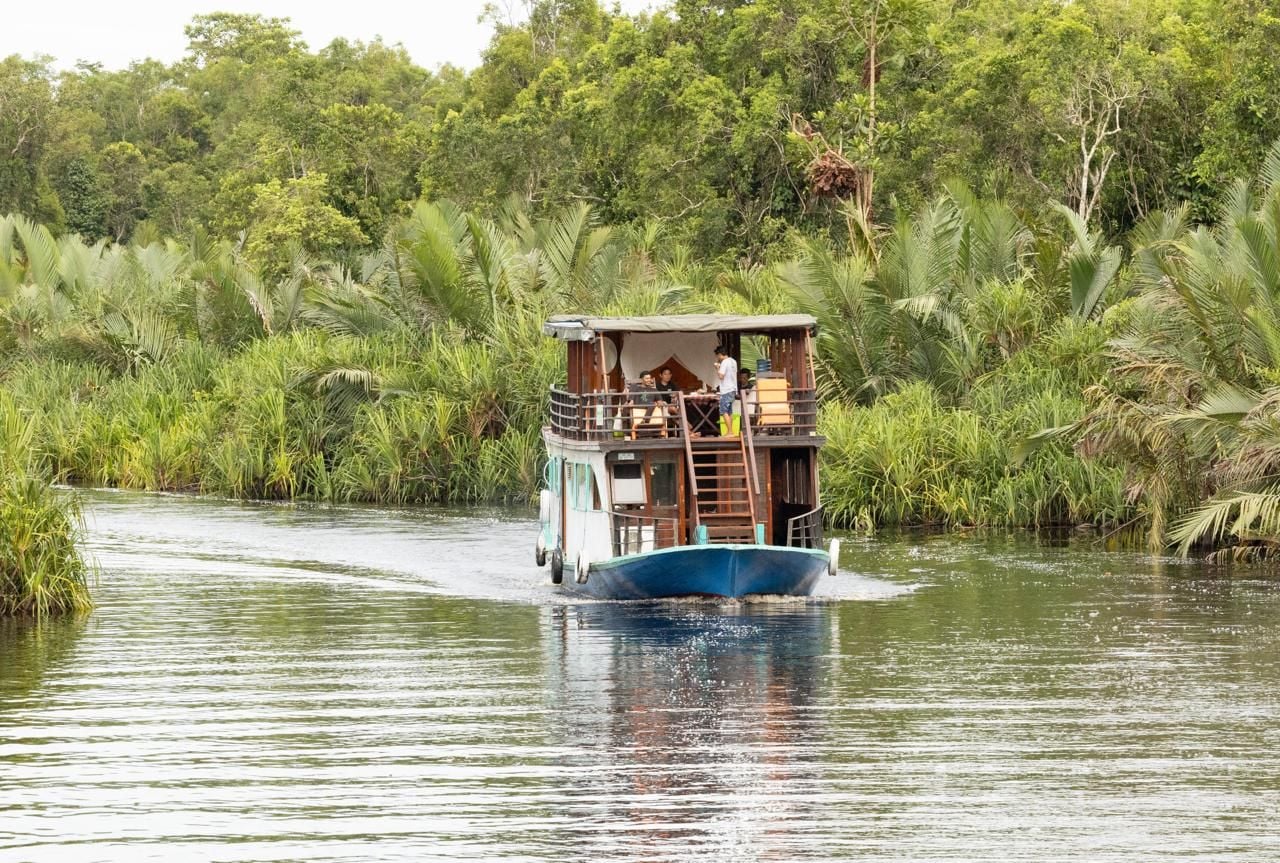 Kalimantan Orangutan Explorer By Houseboat