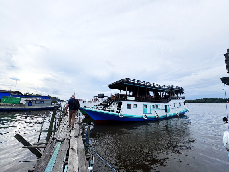 Kalimantan Orangutan Explorer By Houseboat