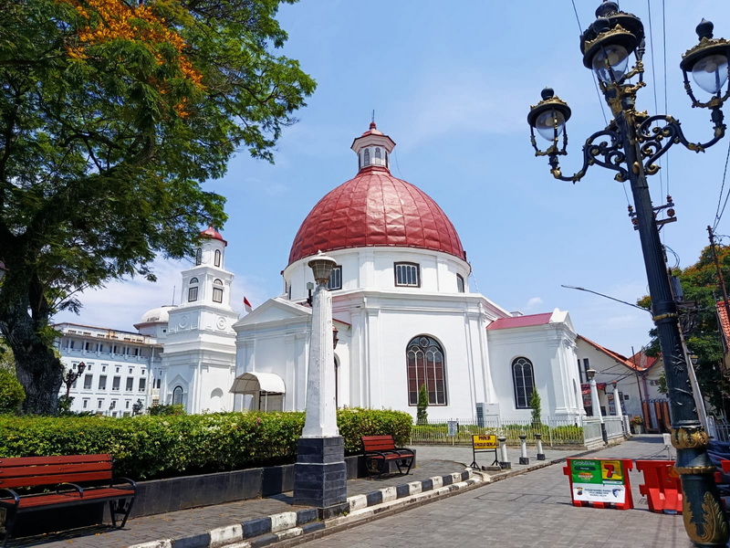 Old Town and Largest Buddhist Temple