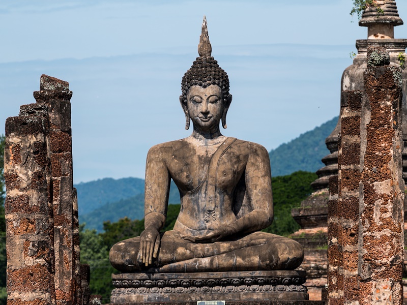 History and Culture: Loy Krathong Festival