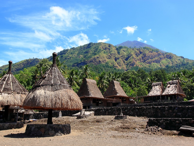 Discover Flores On Two Wheels