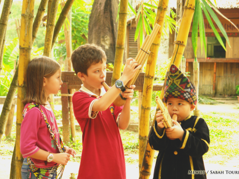 Borneo Rainforests & Friendly Tribes
