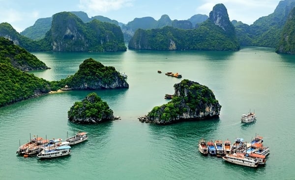 Hoa Lu, Tam Coc & Halong Bay