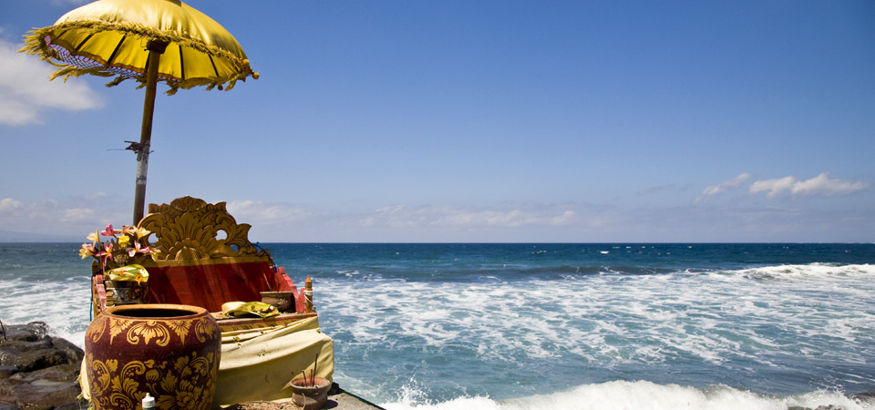 Mood of Romantic Hideaway with Traditional Balinese Wedding