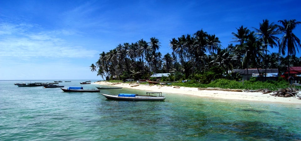 Siladen Island Escape - Bunaken