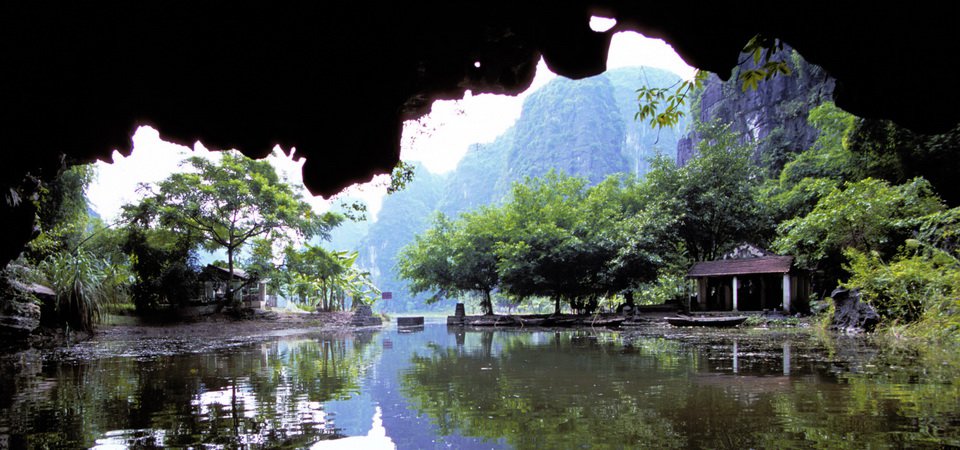 Hoa Lu, Tam Coc & Halong Bay