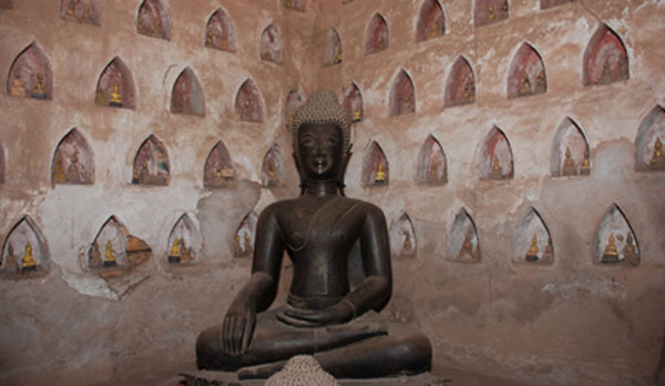 sisaket-buddha-upclose