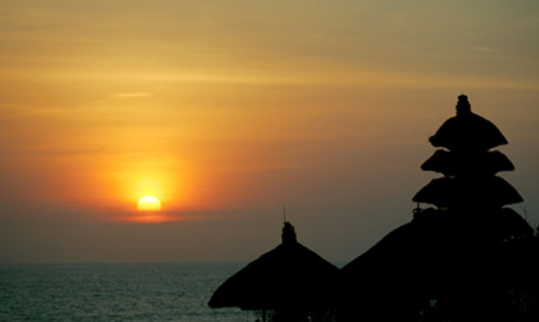 indo-bali-sunset-temple